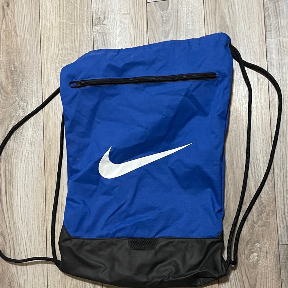 Nike drawstring bag